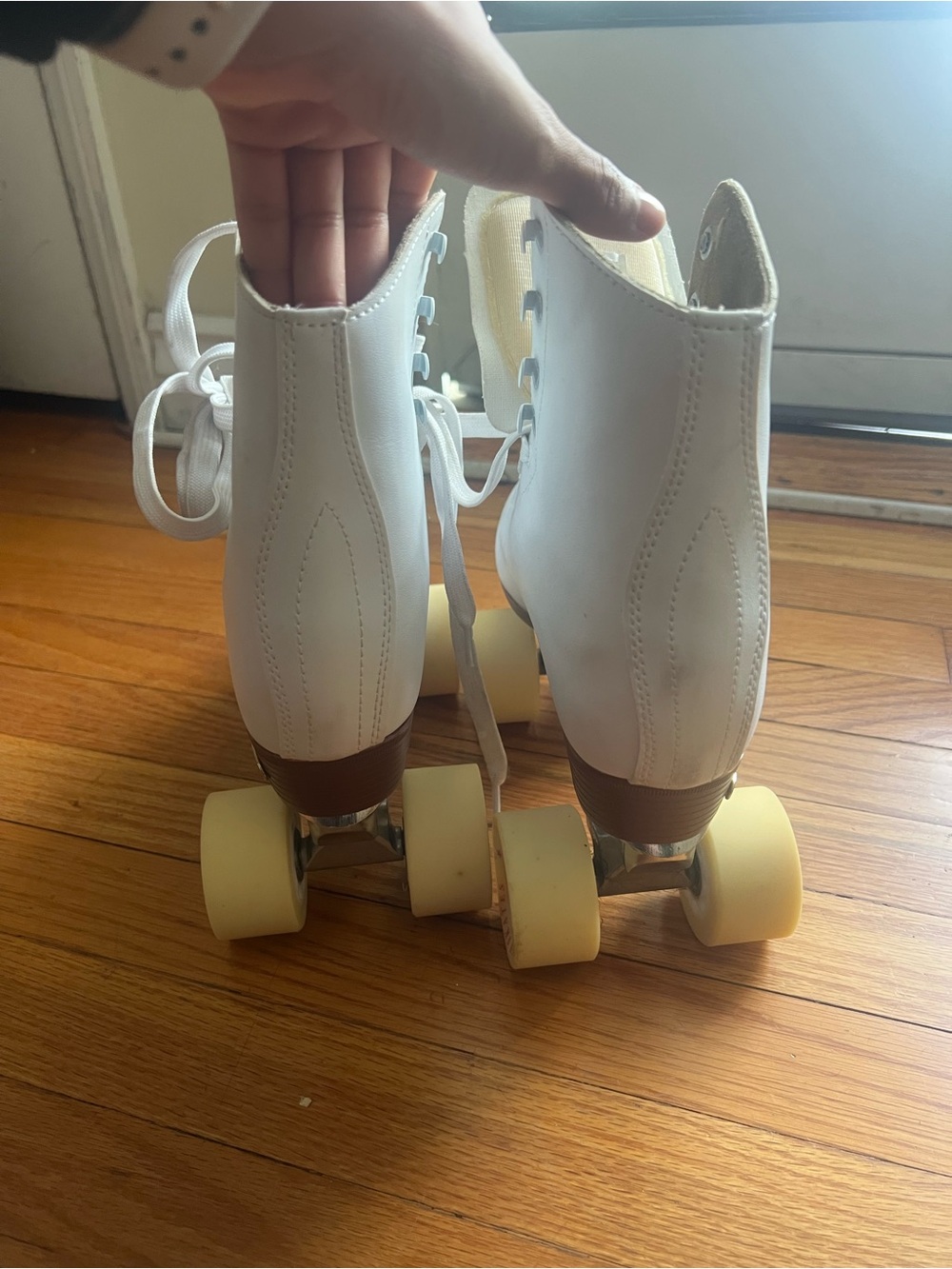 Chicago Skates White Classic Roller Skates - Picture 4 of 8